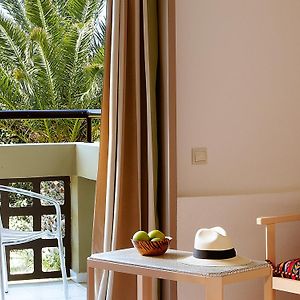 Mini Room Garden View